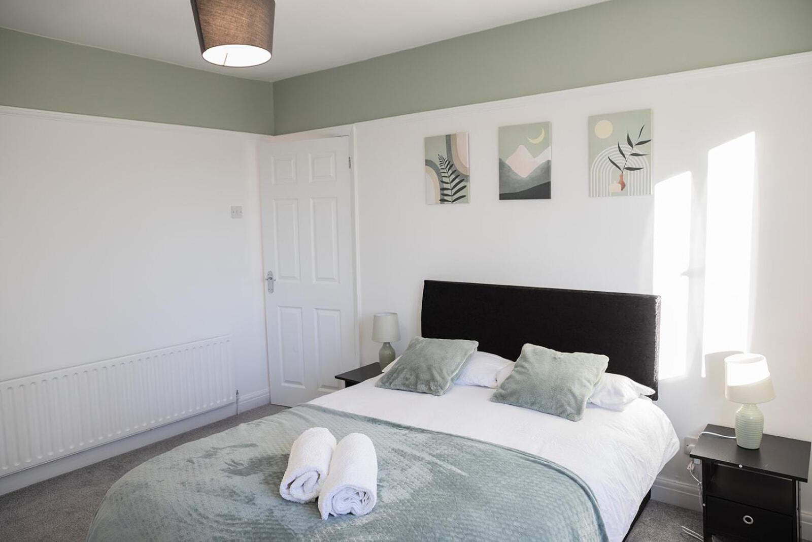 Lymer House - Stylish 3 Bedroom House In Wolverhampton Eksteriør bilde