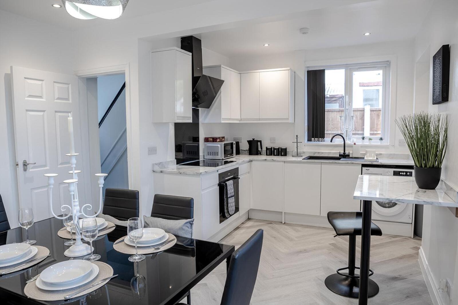 Lymer House - Stylish 3 Bedroom House In Wolverhampton Eksteriør bilde
