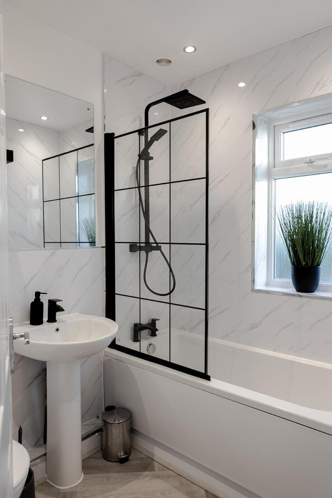 Lymer House - Stylish 3 Bedroom House In Wolverhampton Eksteriør bilde
