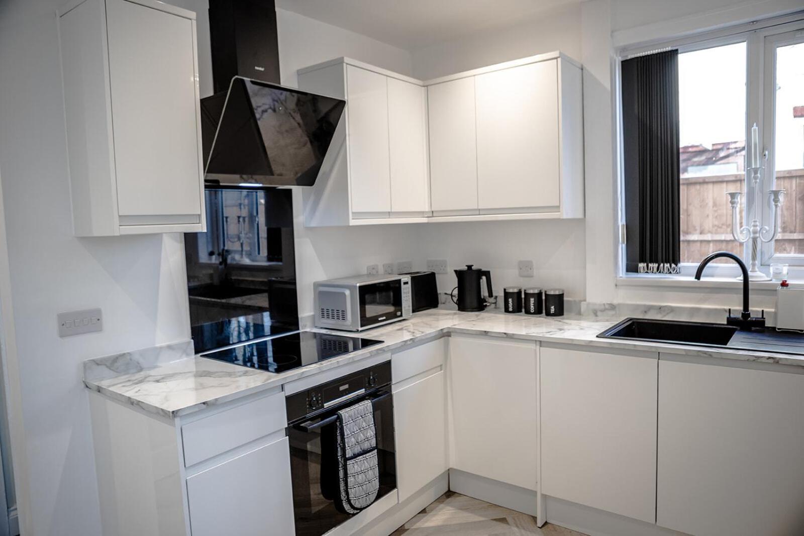 Lymer House - Stylish 3 Bedroom House In Wolverhampton Eksteriør bilde