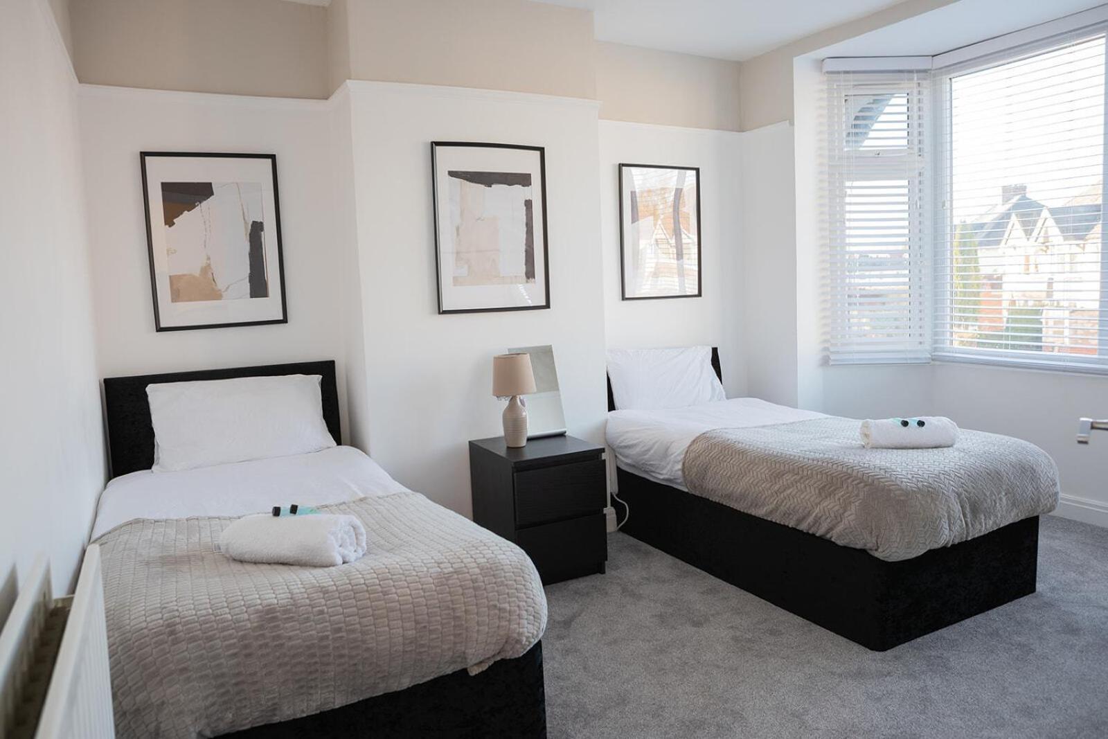 Lymer House - Stylish 3 Bedroom House In Wolverhampton Eksteriør bilde